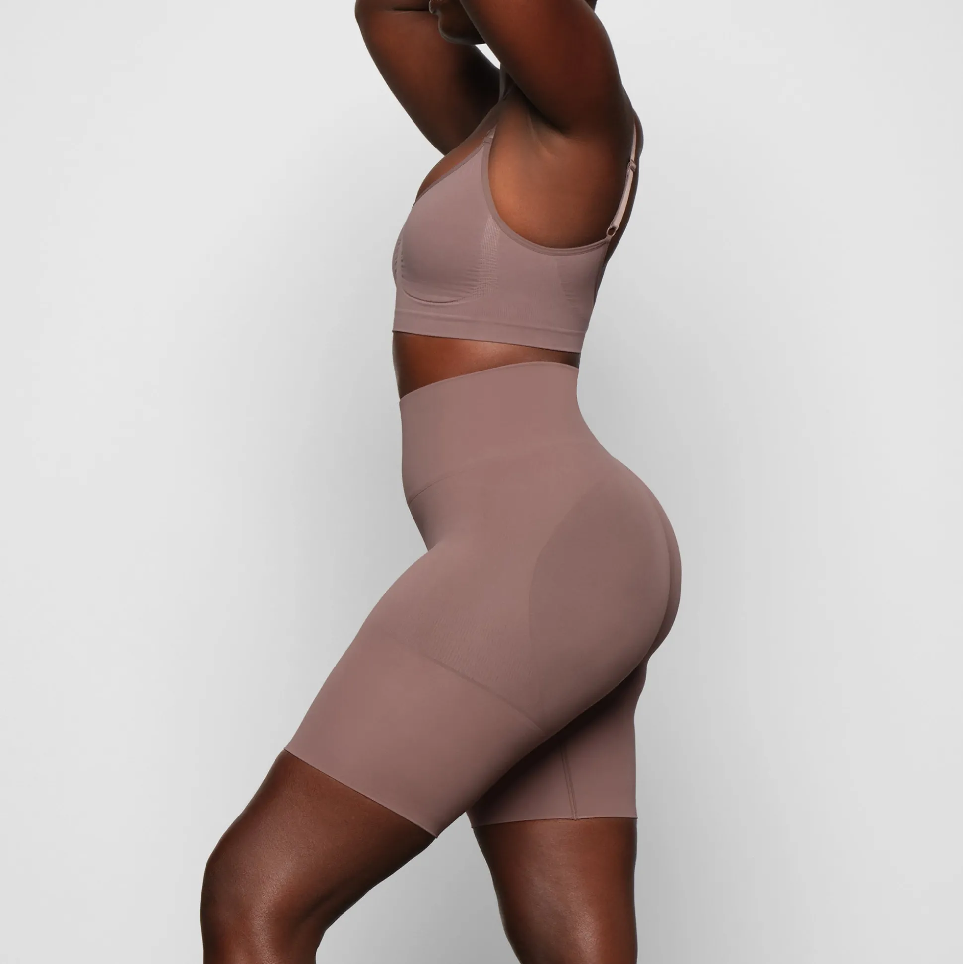 BUTT ENHANCING SHORT | UMBER