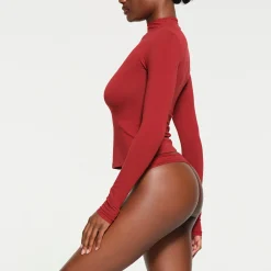COTTON JERSEY LONG SLEEVE TURTLENECK | BRICK