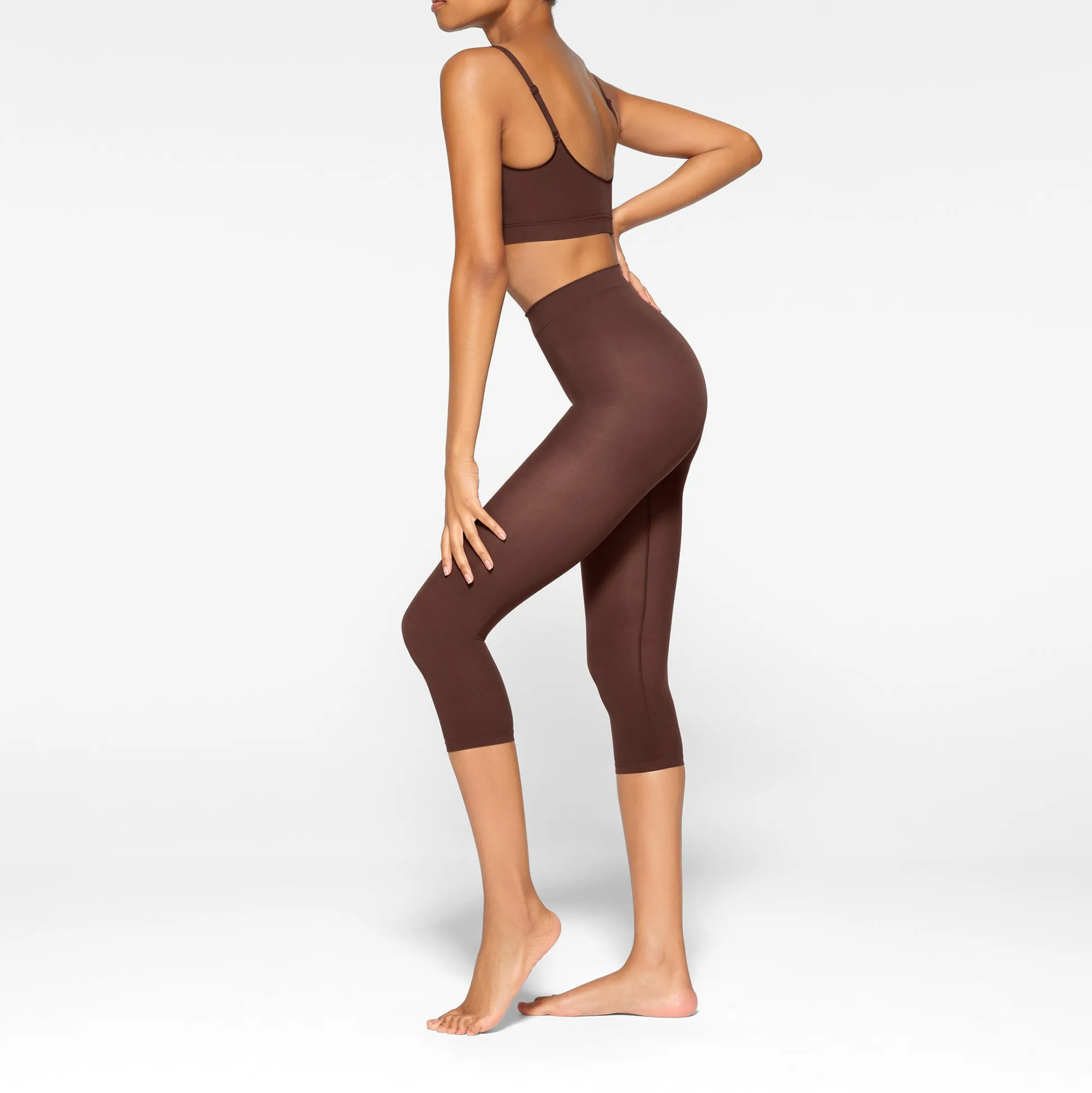 EVERYDAY SCULPT MID WAIST CAPRI | COCOA