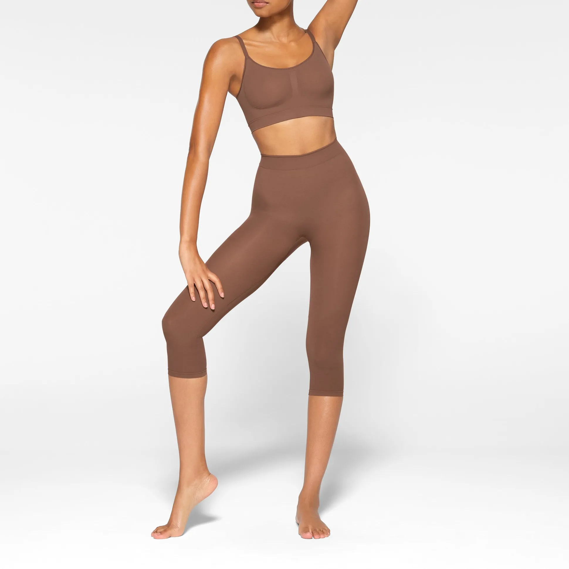 EVERYDAY SCULPT MID WAIST CAPRI | JASPER