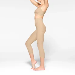 EVERYDAY SCULPT MID WAIST CAPRI | CLAY