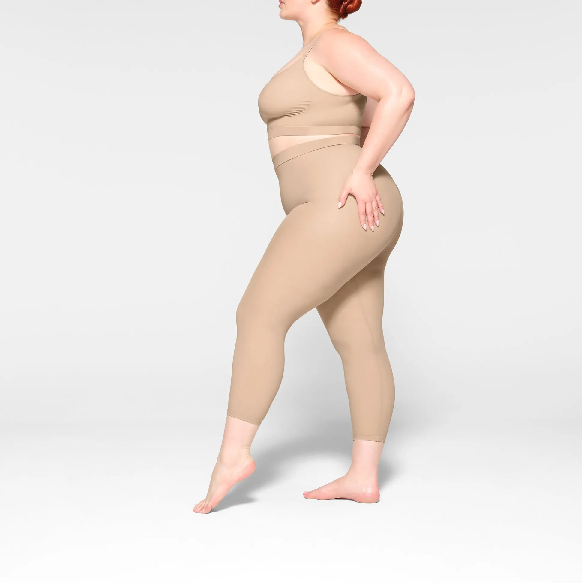 EVERYDAY SCULPT MID WAIST CAPRI | MICA