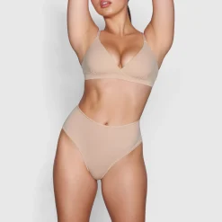 FITS EVERYBODY CROSSOVER BRALETTE | CLAY