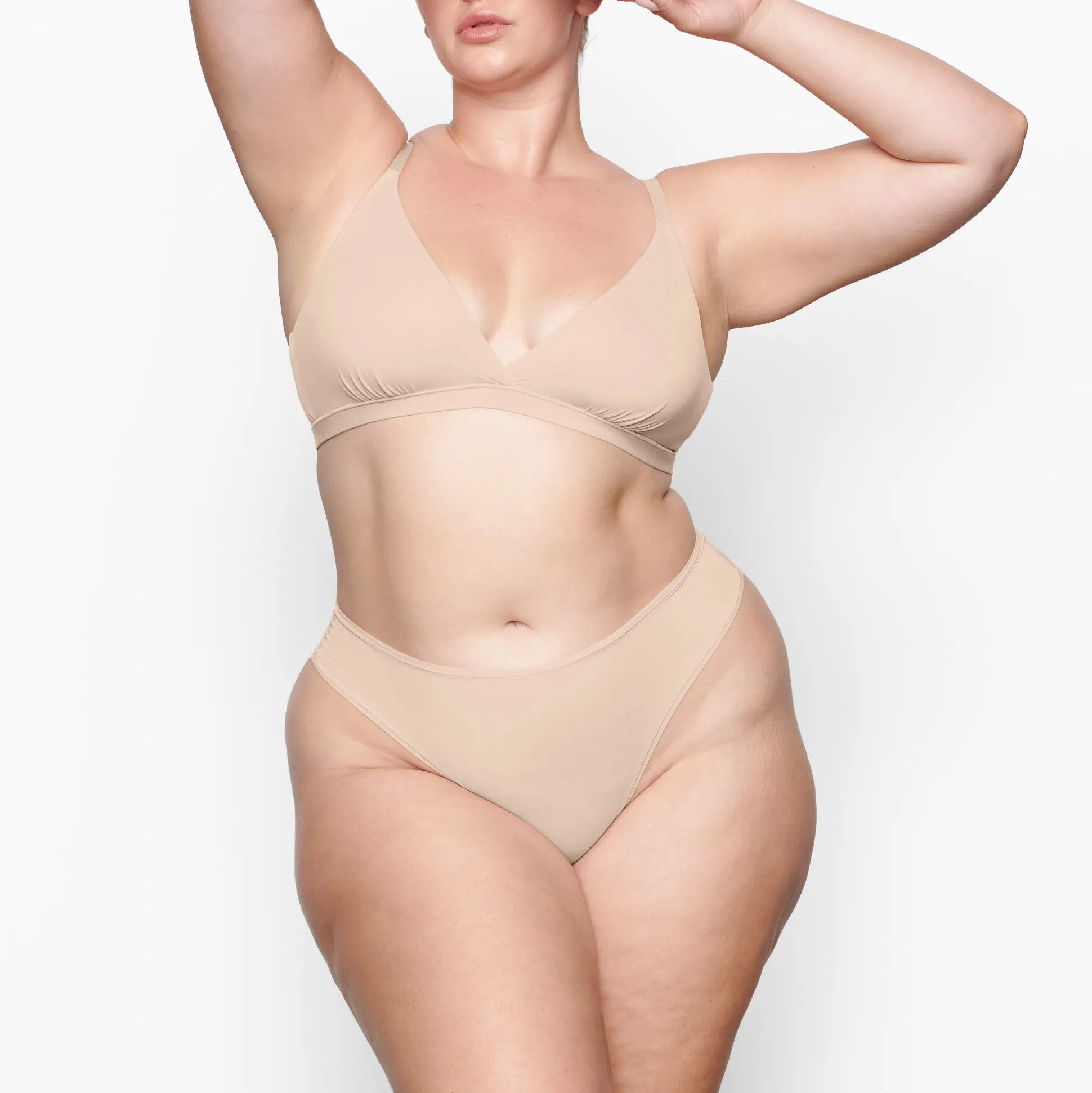 FITS EVERYBODY CROSSOVER BRALETTE | MICA