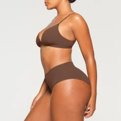 FITS EVERYBODY CROSSOVER BRALETTE | JASPER