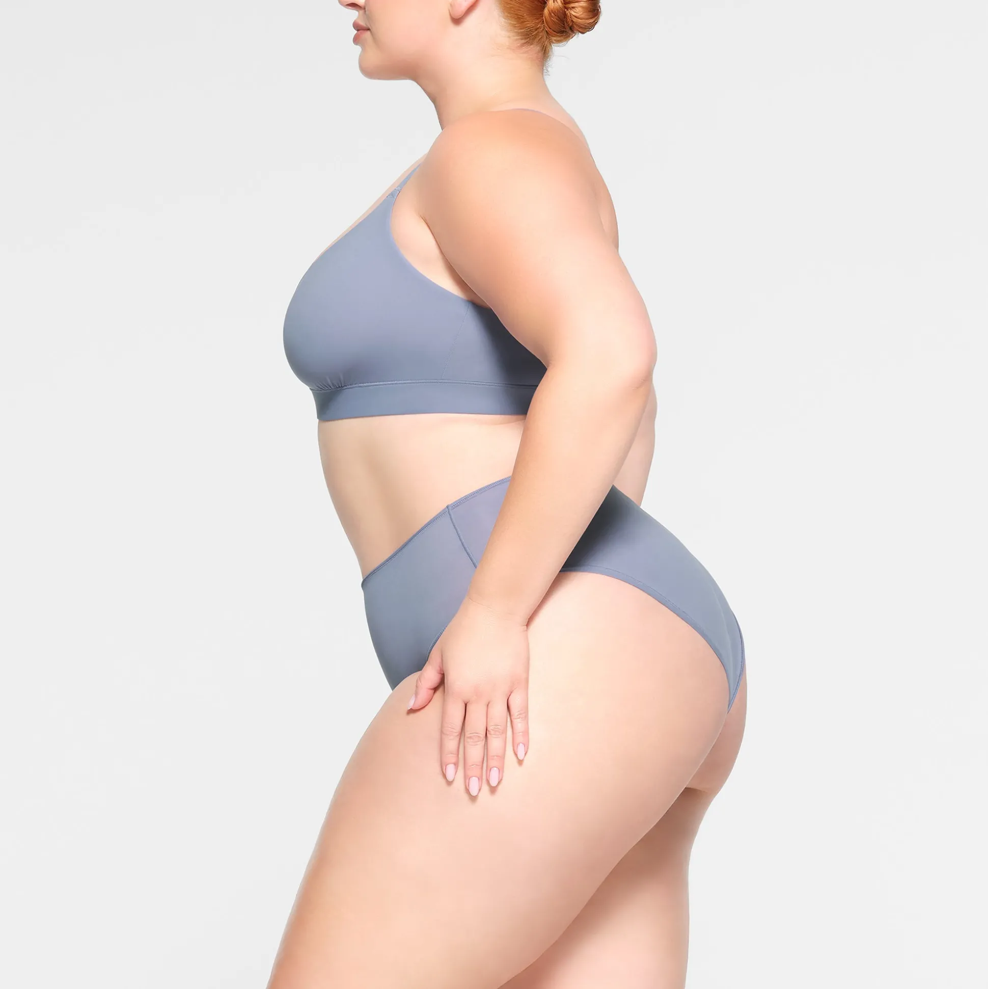 FITS EVERYBODY CROSSOVER BRALETTE | SLATE
