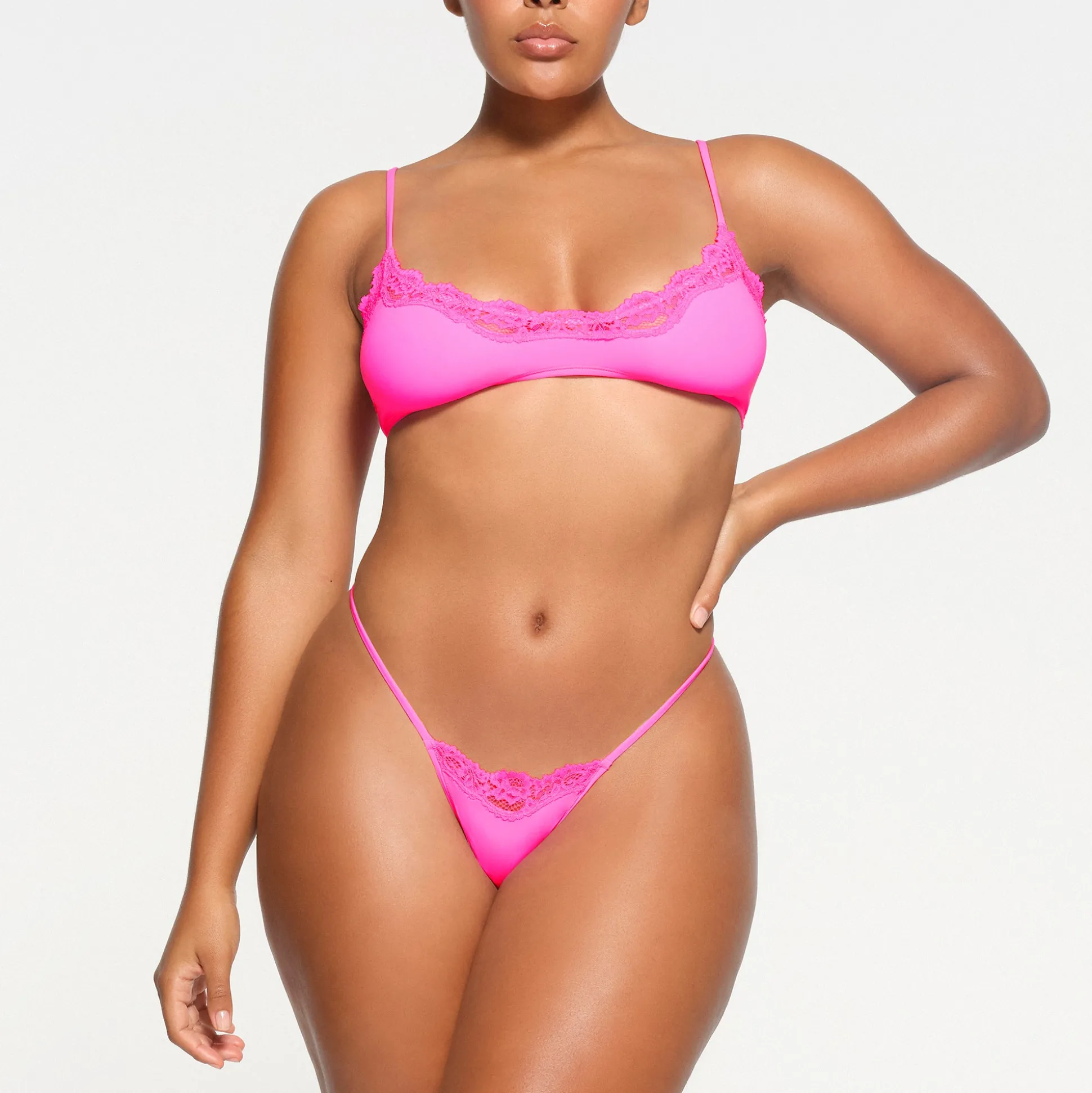 FITS EVERYBODY LACE SCOOP BRALETTE | TAFFY TONAL