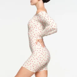 FITS EVERYBODY PICOT TRIM OFF THE SHOULDER ONESIE | RUBY HEART PRINT
