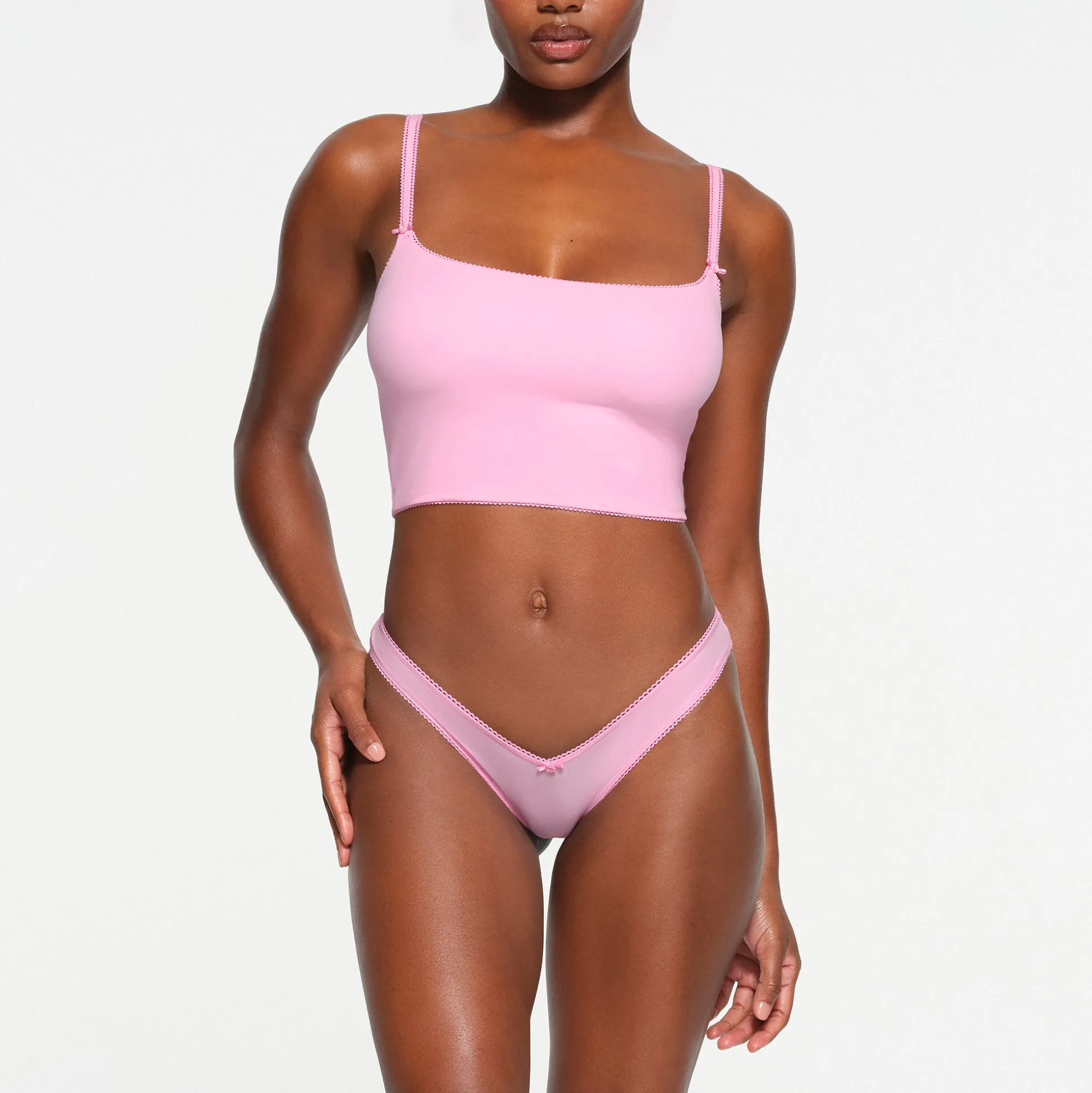FITS EVERYBODY PICOT TRIM CROPPED CAMI | BUBBLE GUM