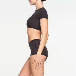 FITS EVERYBODY PICOT TRIM SUPER CROPPED T-SHIRT | ONYX