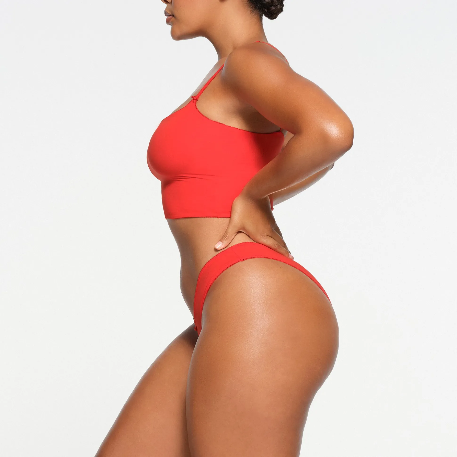 FITS EVERYBODY PICOT TRIM CROPPED CAMI | RUBY