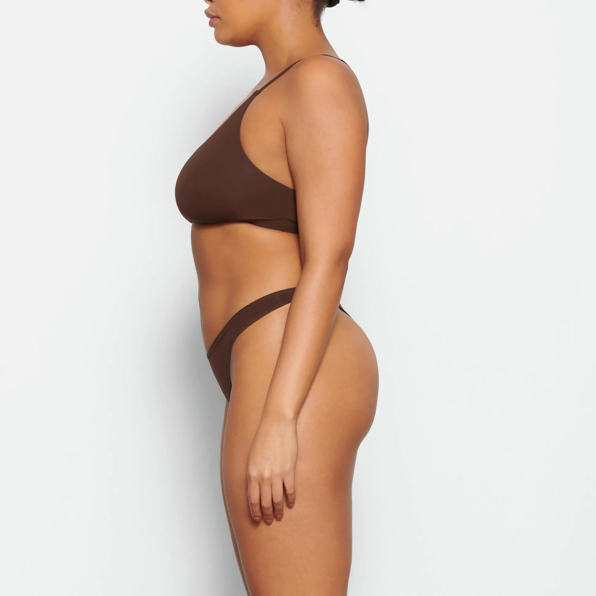 FITS EVERYBODY RACERBACK BRALETTE | COCOA