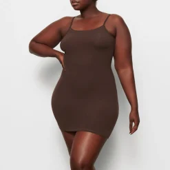 FITS EVERYBODY SLIP DRESS | COCOA
