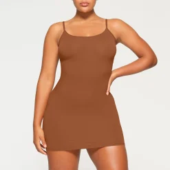 FITS EVERYBODY SLIP DRESS | BRONZE