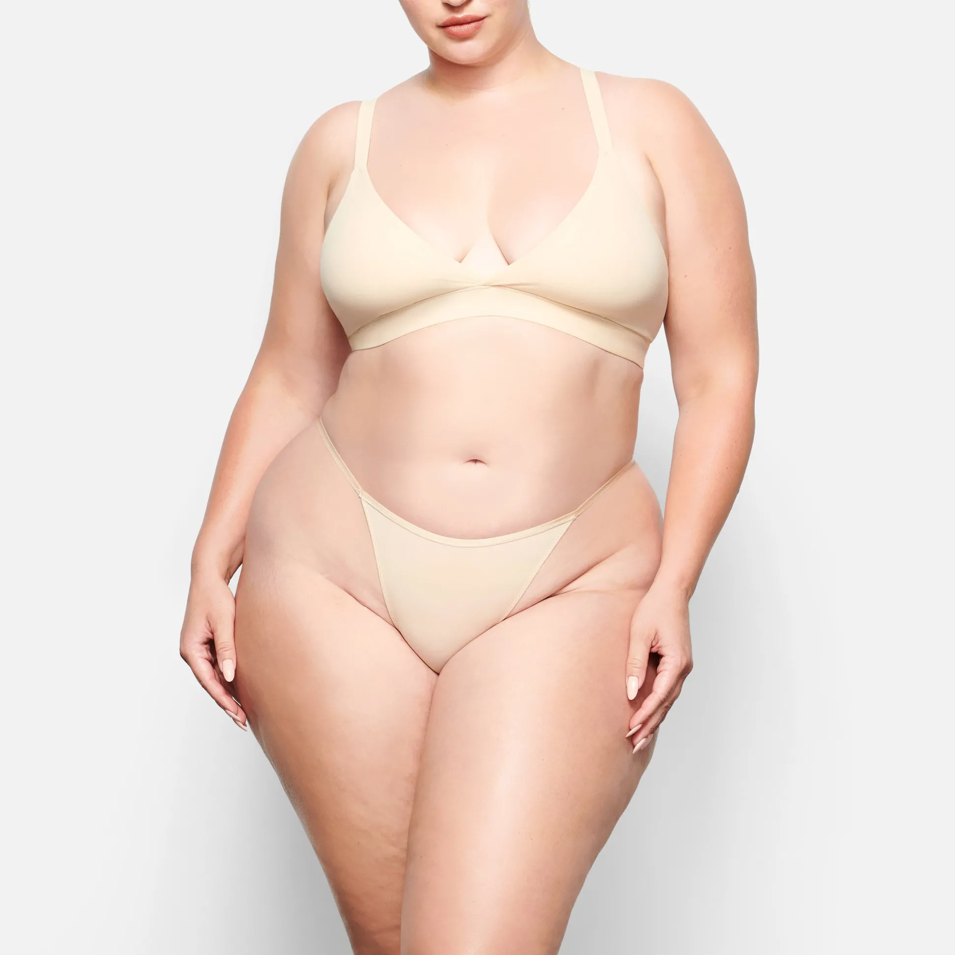FITS EVERYBODY STRING BIKINI | SAND