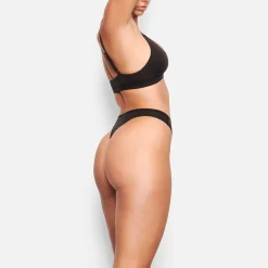 FITS EVERYBODY TRIANGLE BRALETTE | ONYX
