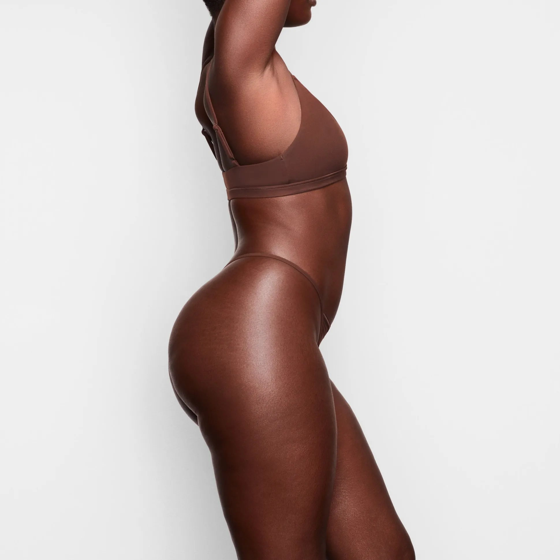 FITS EVERYBODY TRIANGLE BRALETTE | COCOA