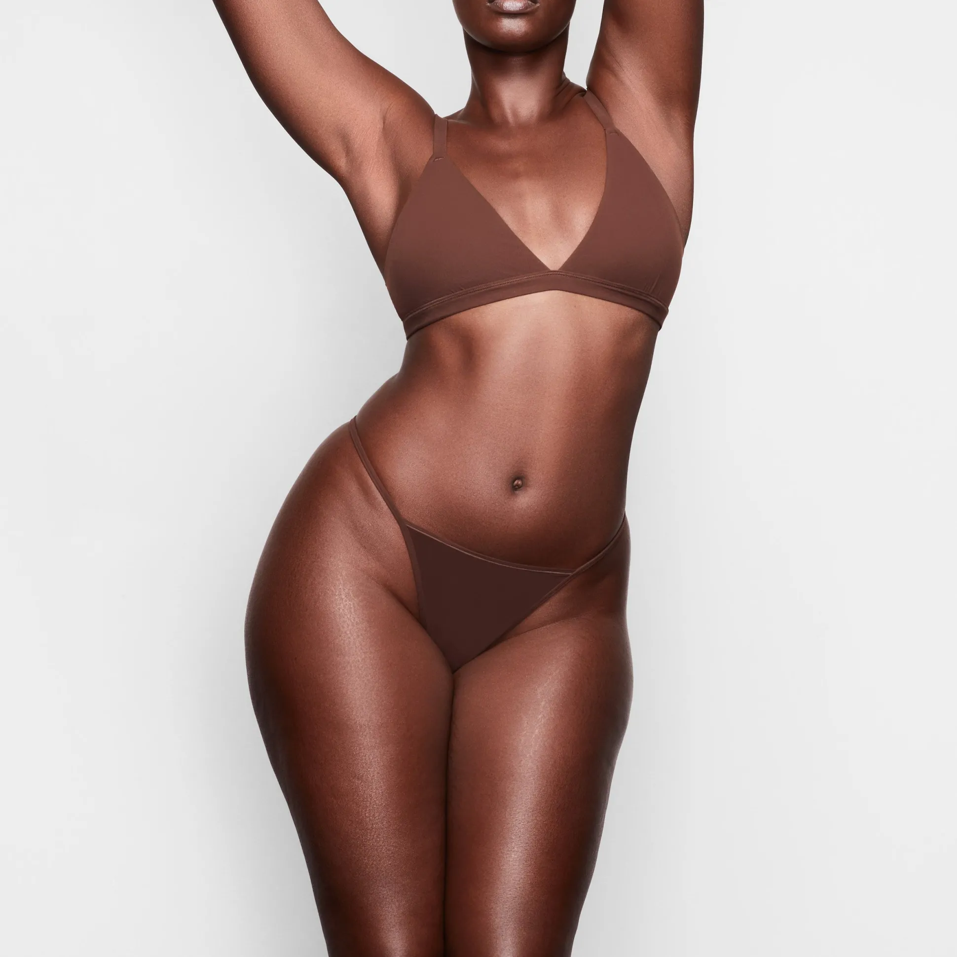 FITS EVERYBODY TRIANGLE BRALETTE | COCOA
