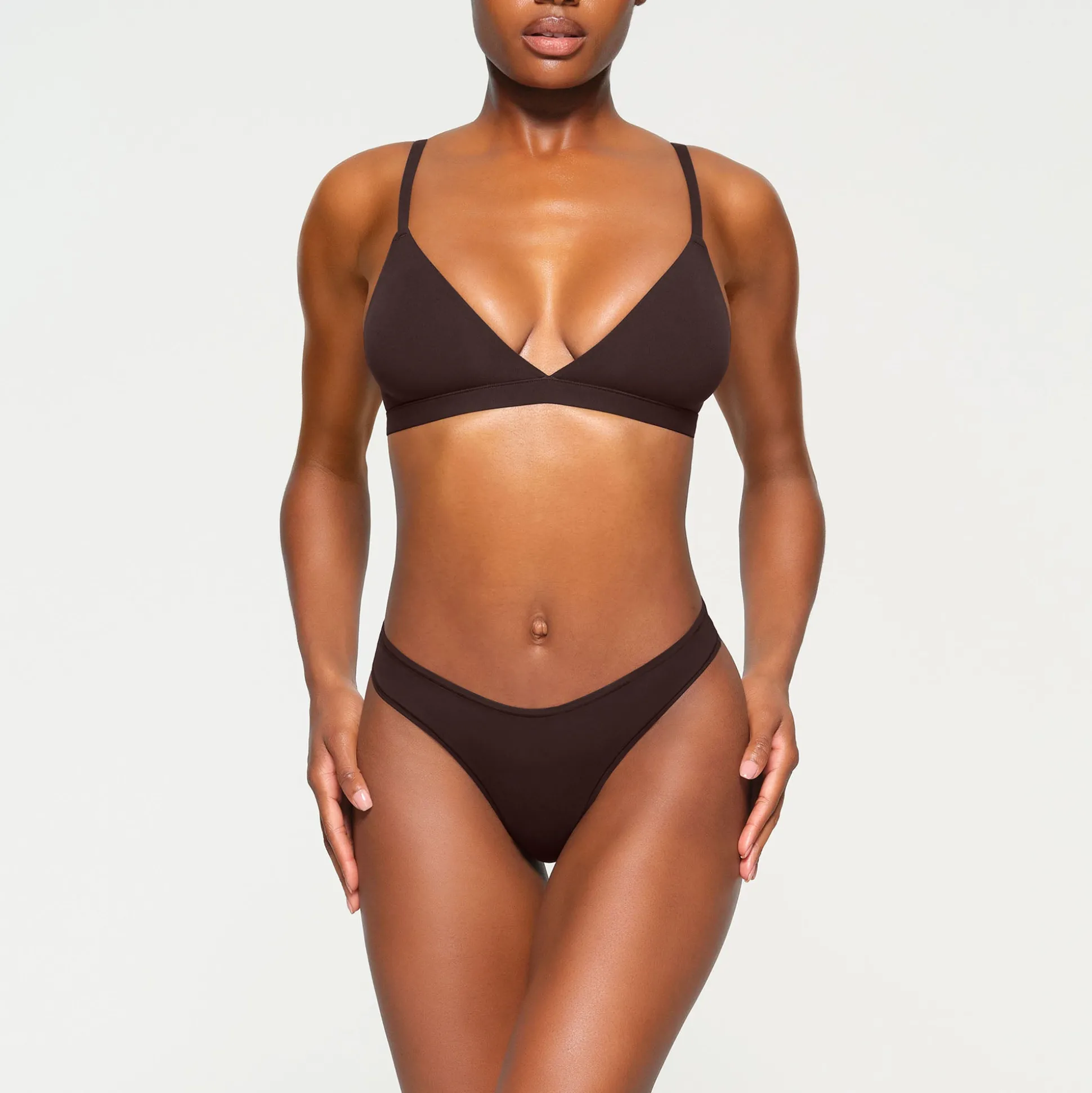 FITS EVERYBODY TRIANGLE BRALETTE | ESPRESSO