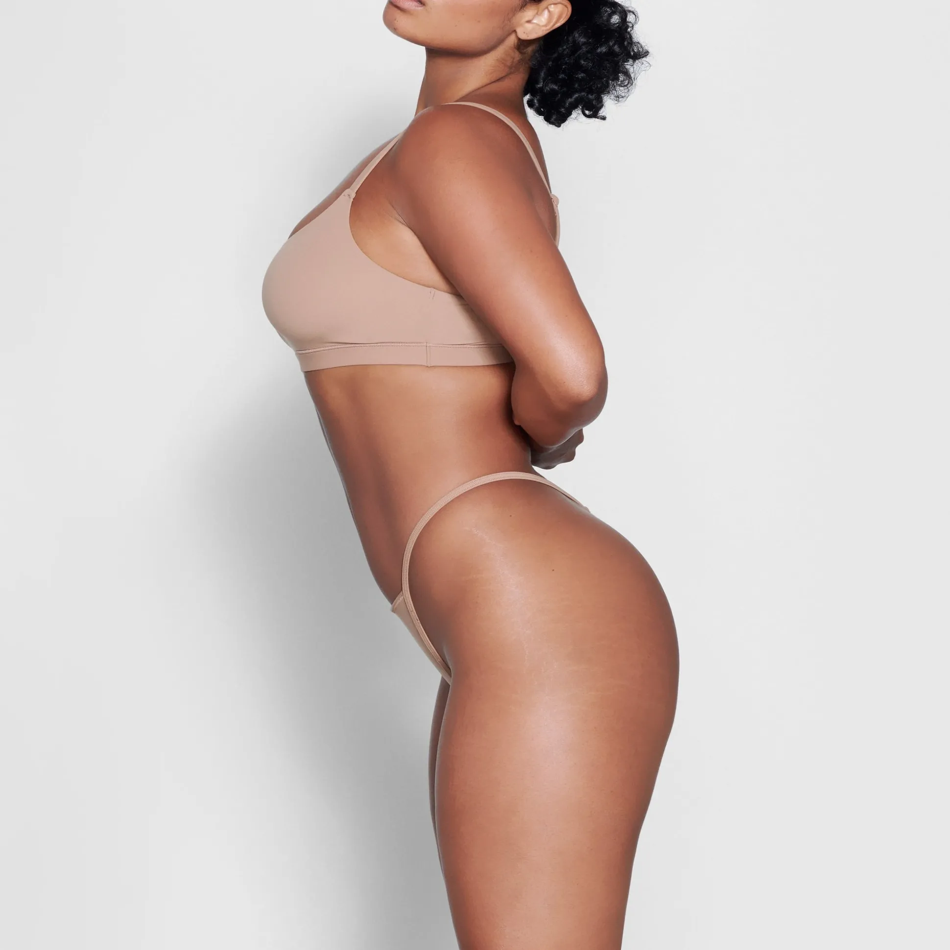 FITS EVERYBODY T-STRING THONG | SIENNA