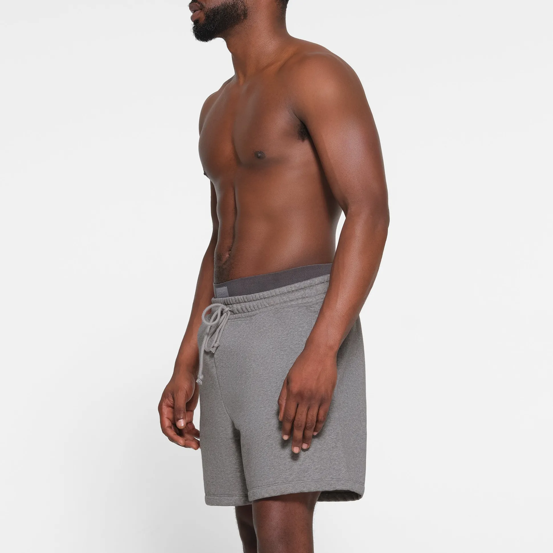 FLEECE LOUNGE MENS RELAXED SHORT | DARK HEATHER GREY