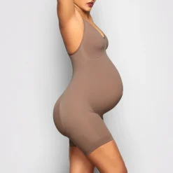 MATERNITY SCULPTING BODYSUIT MID THIGH | OXIDE