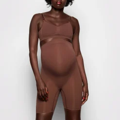 MATERNITY SCULPTING SHORT MID THIGH | COCOA