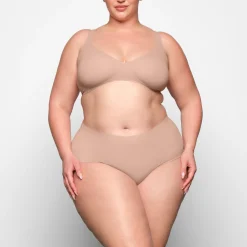 NAKED BOY SHORT | MICA