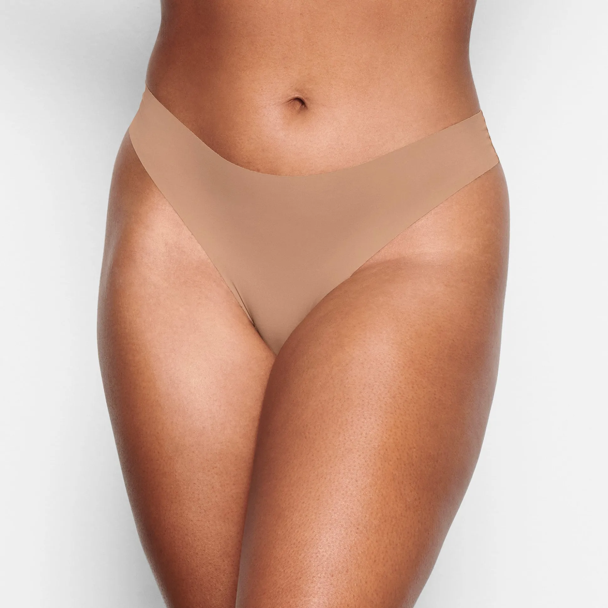 NAKED DIPPED THONG | SIENNA