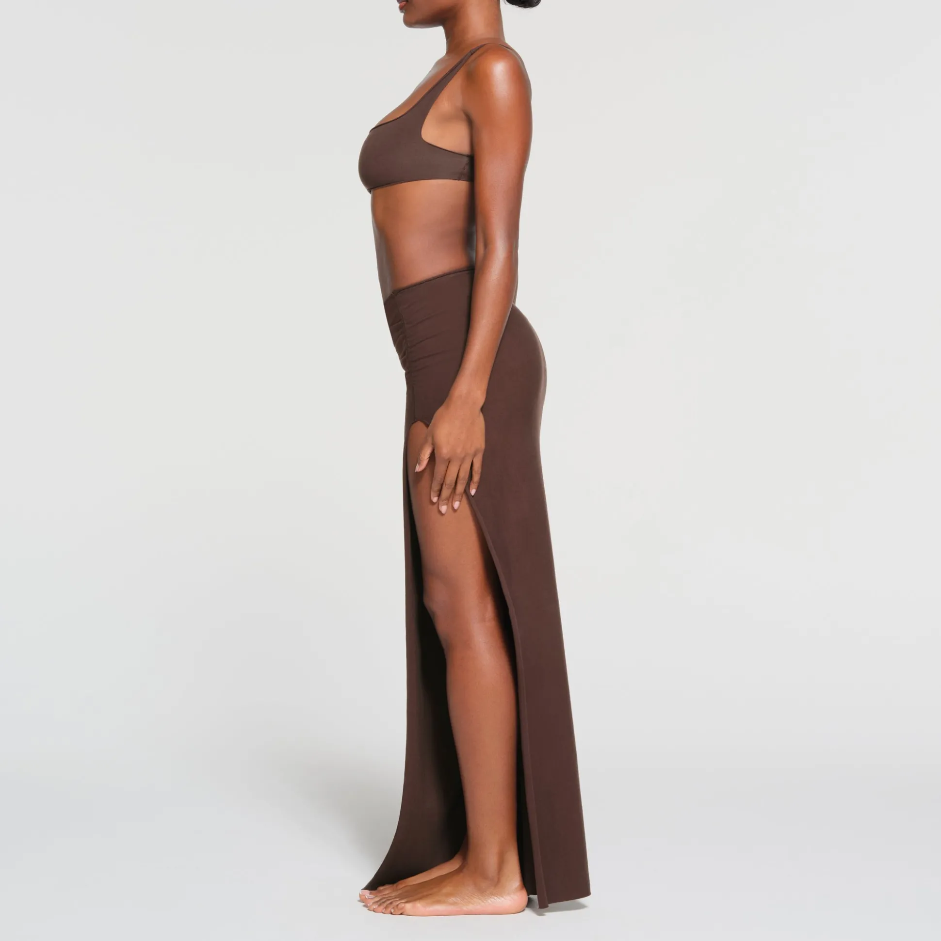 RAW EDGE SLIT LONG SKIRT | ESPRESSO