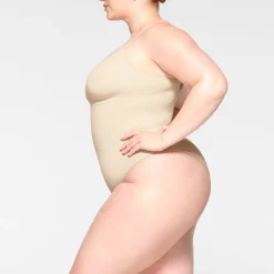SEAMLESS SCULPT BRIEF BODYSUIT | SAND