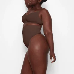 SEAMLESS SCULPT HIGH-WAISTED THONG | COCOA