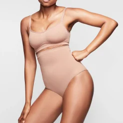 SEAMLESS SCULPT HIGH-WAISTED BRIEF | SIENNA