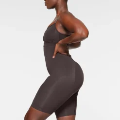 SEAMLESS SCULPT HIGH-WAISTED ABOVE THE KNEE SHORT | ESPRESSO