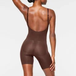 SEAMLESS SCULPT LOW BACK MID THIGH BODYSUIT | COCOA