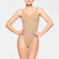 SEAMLESS SCULPT LOW BACK THONG BODYSUIT | CLAY