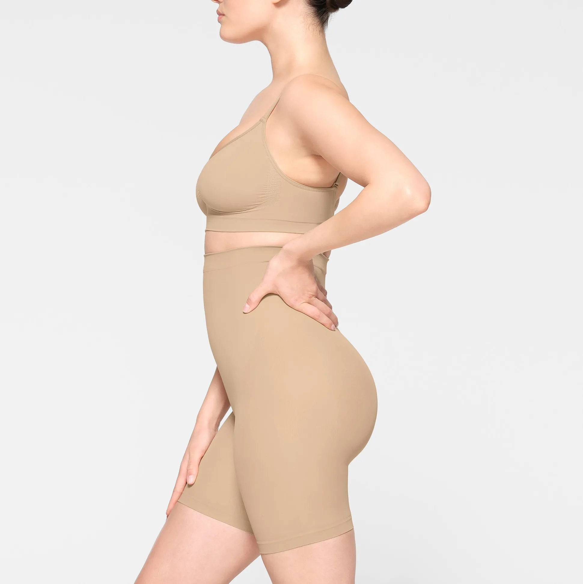 SEAMLESS SCULPT MID THIGH SHORT | CLAY