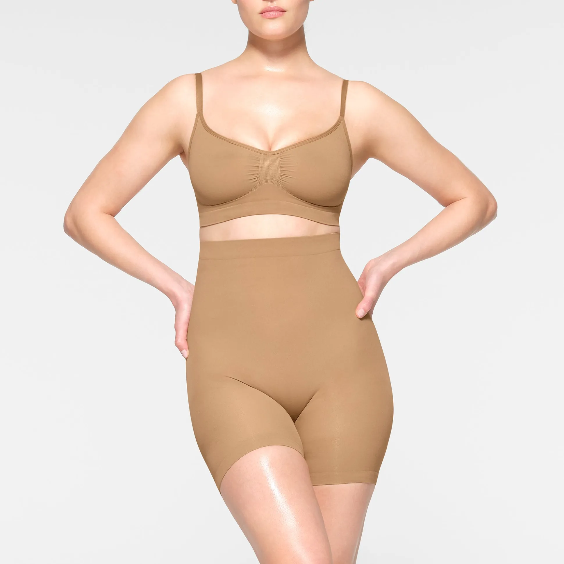 SEAMLESS SCULPT MID THIGH SHORT | OCHRE