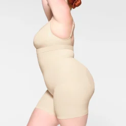 SEAMLESS SCULPT MID THIGH SHORT | SAND