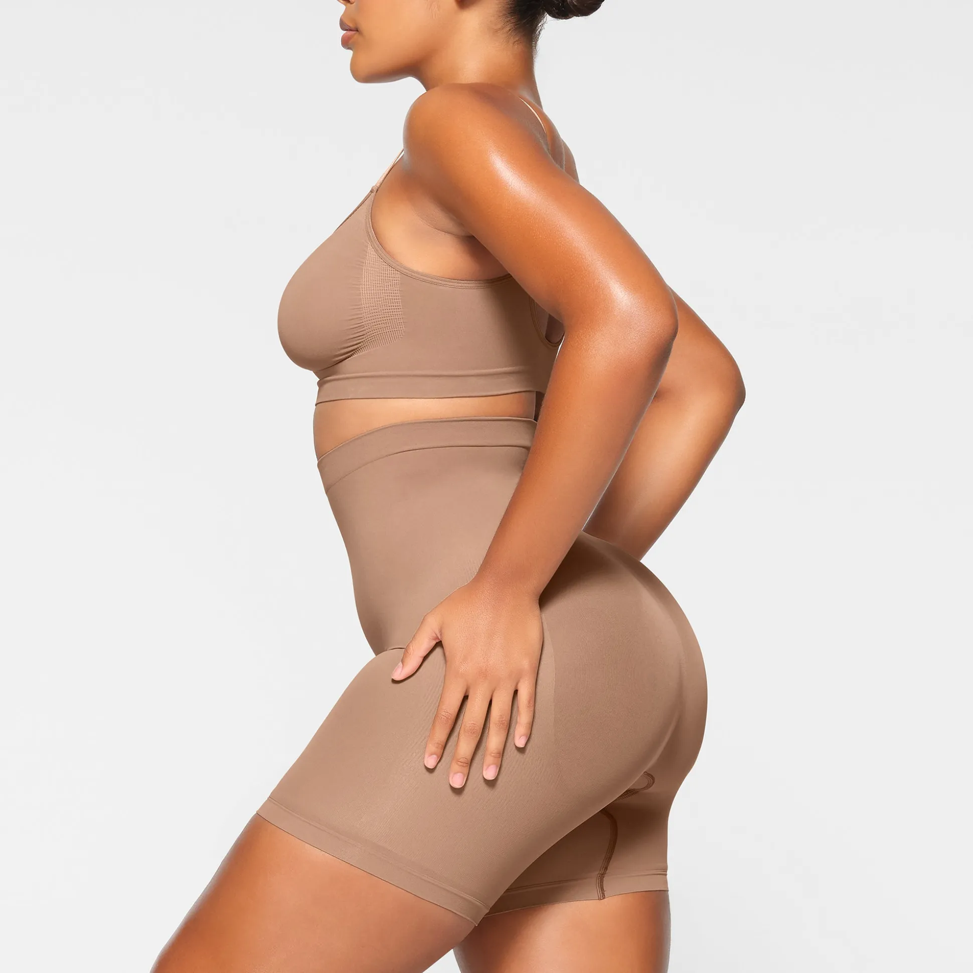 SEAMLESS SCULPT MID THIGH SHORT | SIENNA