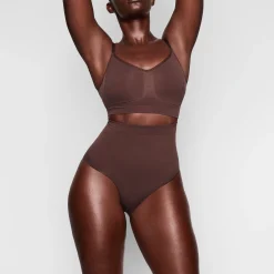 SEAMLESS SCULPT MID WAIST BRIEF | COCOA