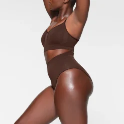 SEAMLESS SCULPT MID WAIST BRIEF | ESPRESSO