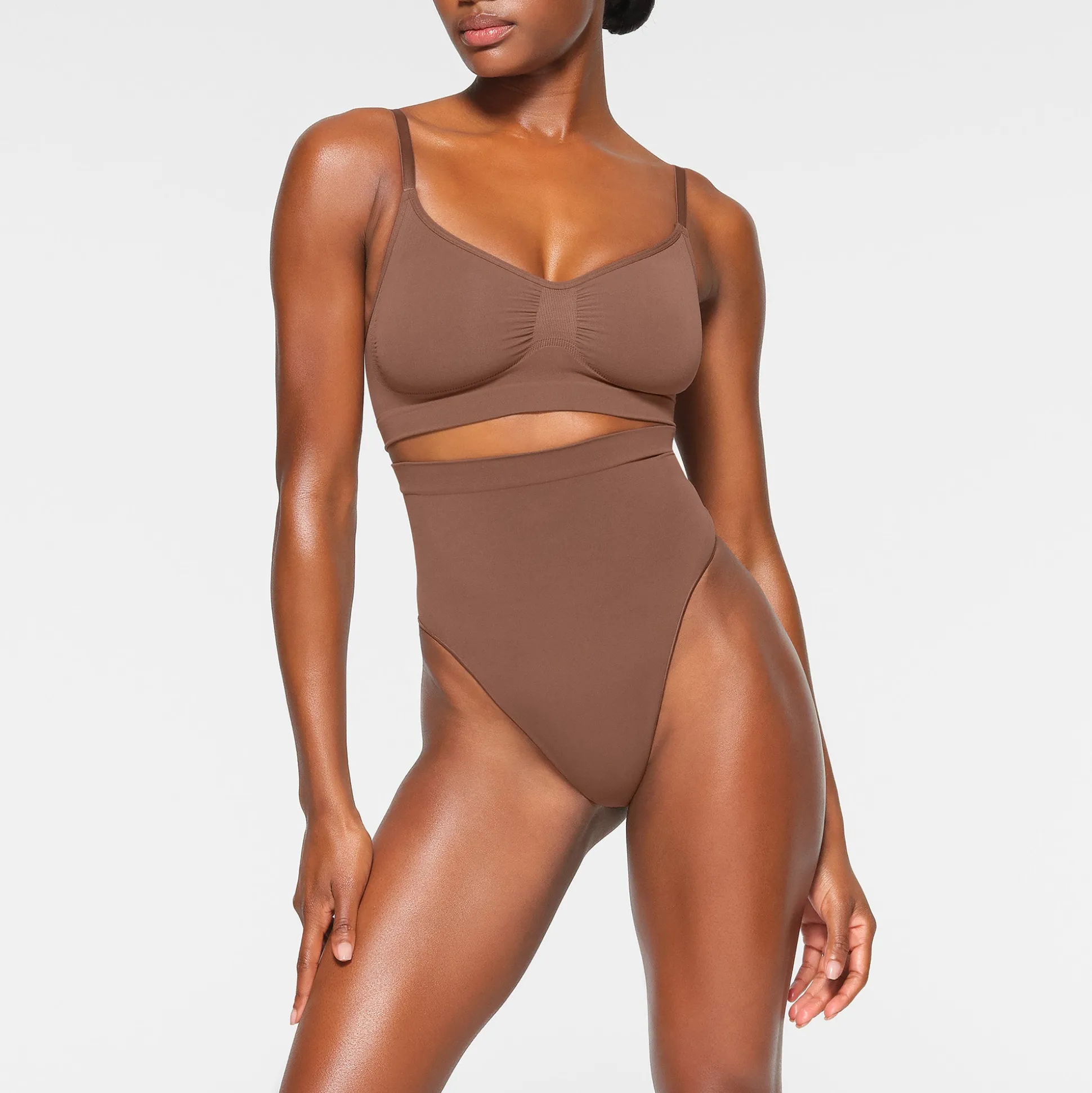 SEAMLESS SCULPT MID WAIST THONG | JASPER