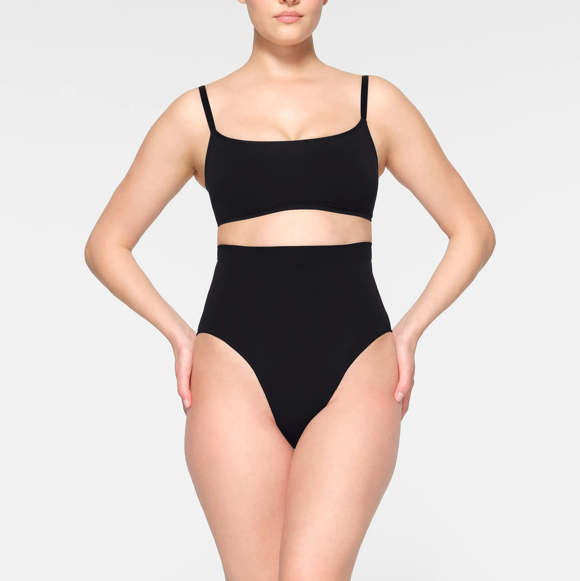 SEAMLESS SCULPT SCOOP NECK BRALETTE | ONYX