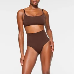 SEAMLESS SCULPT SCOOP NECK BRALETTE | COCOA