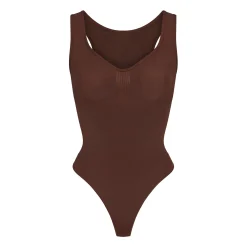 SEAMLESS SCULPT SCOOP NECK THONG BODYSUIT | COCOA