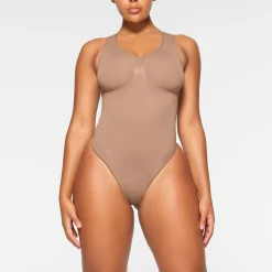 SEAMLESS SCULPT SCOOP NECK THONG BODYSUIT | SIENNA