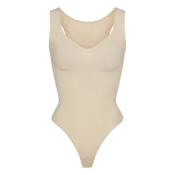 SEAMLESS SCULPT SCOOP NECK THONG BODYSUIT | SAND