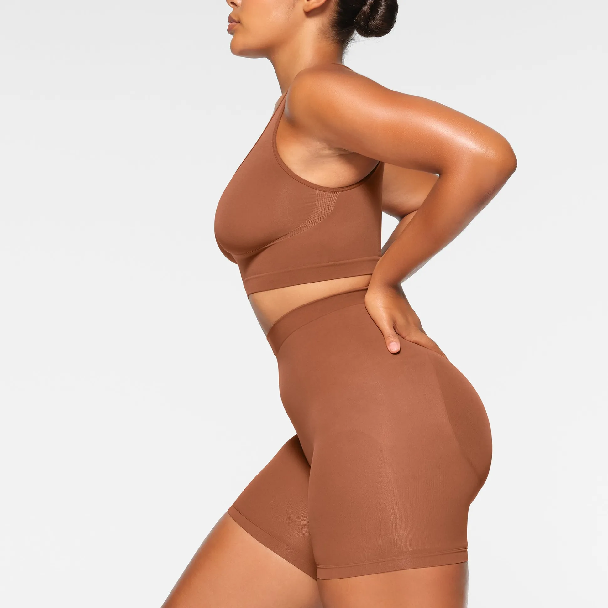SEAMLESS SCULPT SCOOP PLUNGE BRALETTE | BRONZE