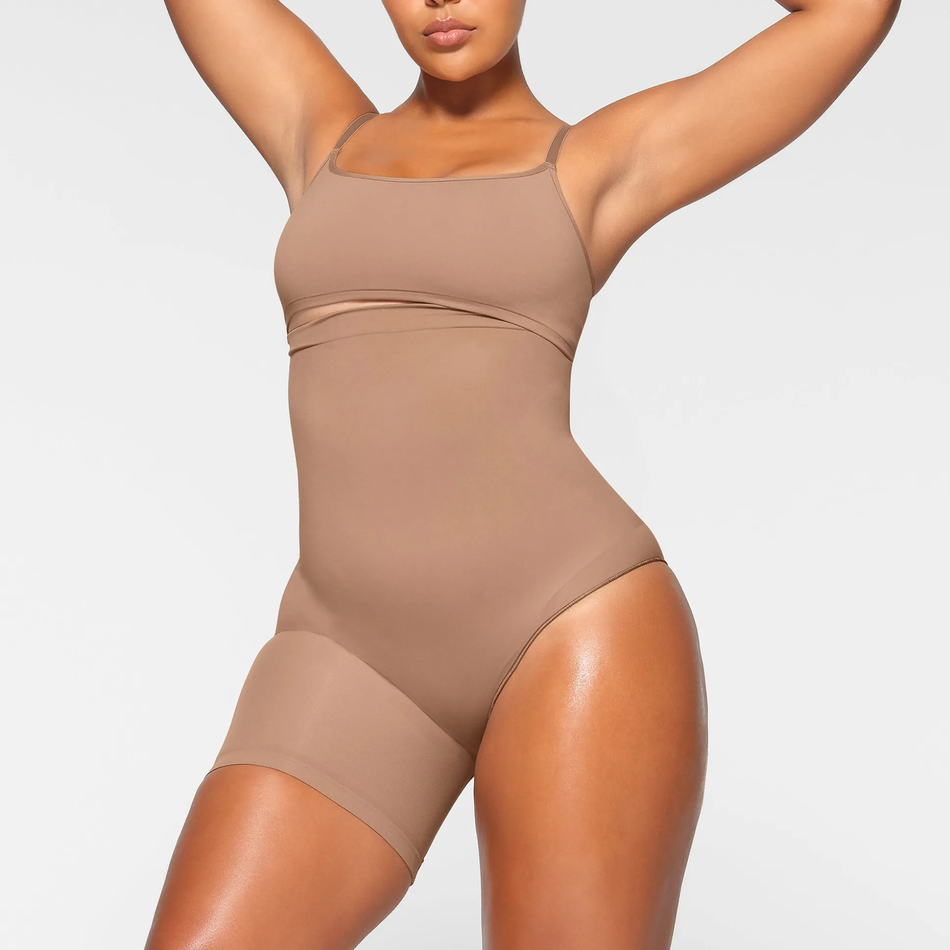 SEAMLESS SCULPT SOLUTION SHORT LEFT LEG EXPOSED | SIENNA